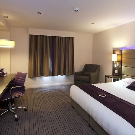 Premier Inn London Romford Central Zewnętrze zdjęcie