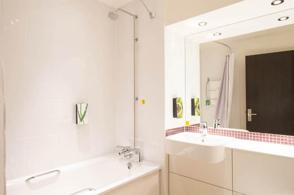 Premier Inn London Romford Central Pokój zdjęcie