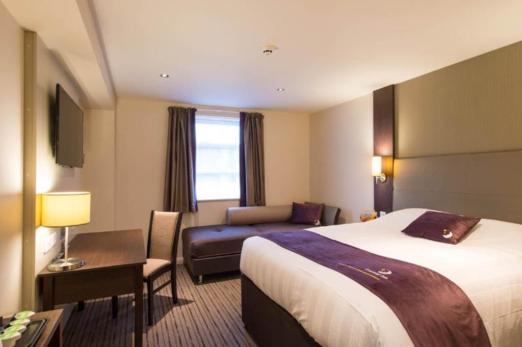Premier Inn London Romford Central Pokój zdjęcie