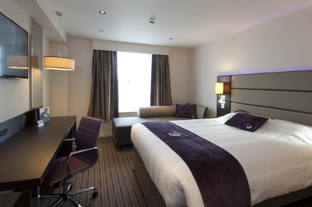 Premier Inn London Romford Central Pokój zdjęcie