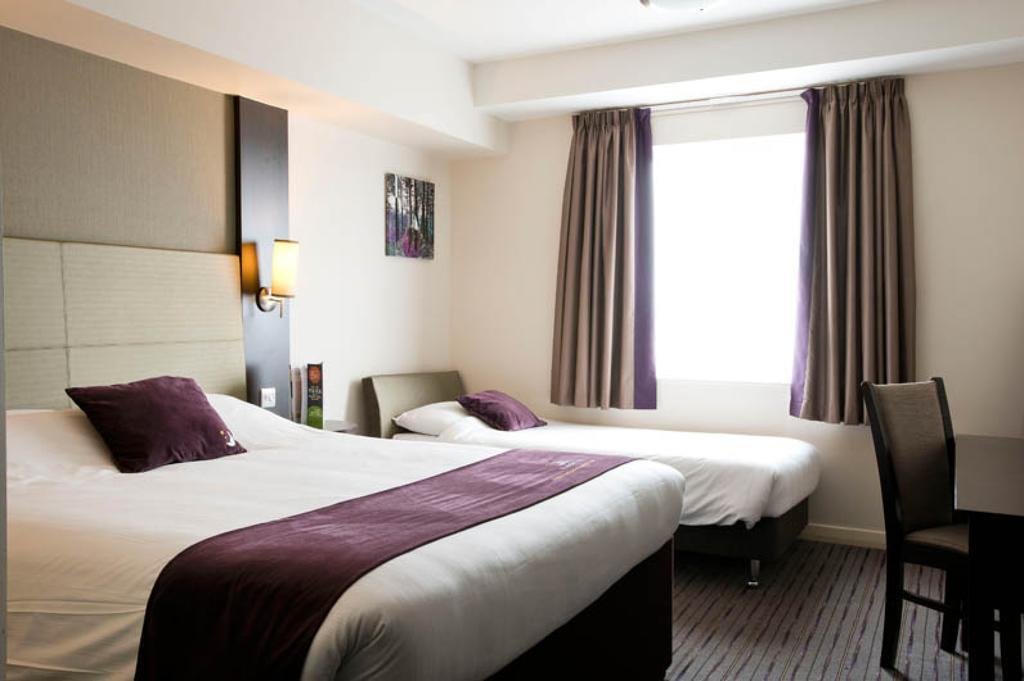 Premier Inn London Romford Central Pokój zdjęcie
