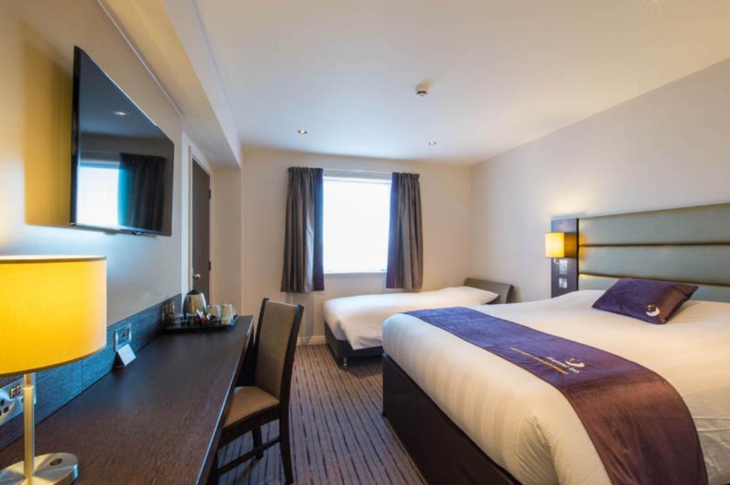Premier Inn London Romford Central Pokój zdjęcie