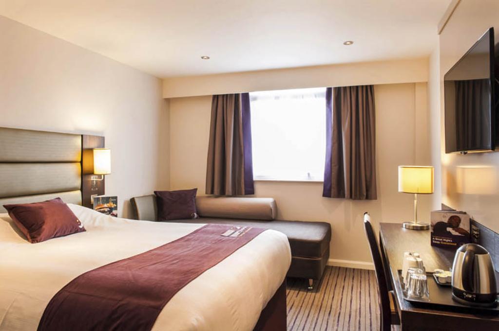 Premier Inn London Romford Central Zewnętrze zdjęcie