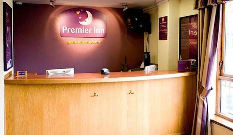 Premier Inn London Romford Central Zewnętrze zdjęcie